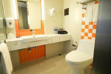 Guangzhou Baiyun Airport Rejoice By Argyle Hotel Rehe Metro Exit B   Free Shuttle Bus Is Provided Du