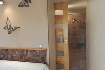 تختخواب و صبحانه Chambres D Hôtes La Chrysalide