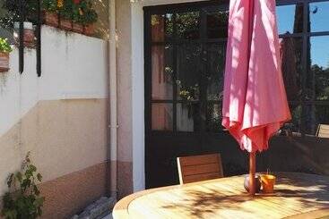 تختخواب و صبحانه Chambres D Hôtes La Chrysalide