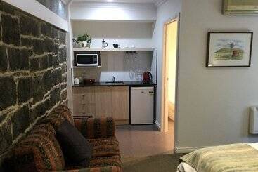تختخواب و صبحانه Port Boutique Accommodation