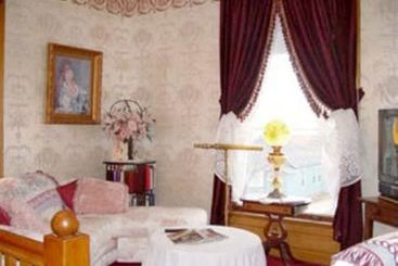 تختخواب و صبحانه Port City Victorian Inn