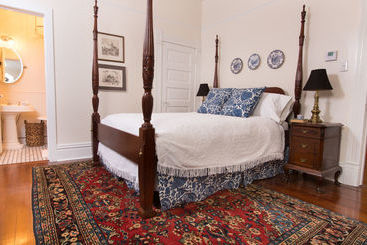 تختخواب و صبحانه The Guest House At Gulfport Landing