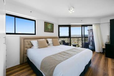 Burleigh Esplanade Apartments