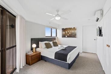 Burleigh Esplanade Apartments