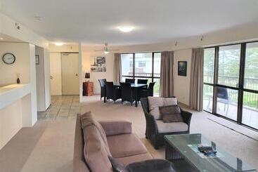 Burleigh Esplanade Apartments