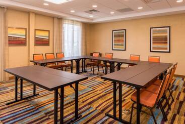 هتل Fairfield Inn & Suites By Marriott Huntington