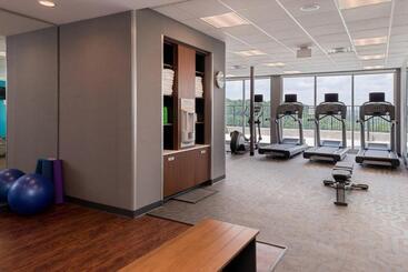 هتل Fairfield Inn & Suites By Marriott Huntington