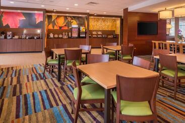 هتل Fairfield Inn & Suites By Marriott Huntington