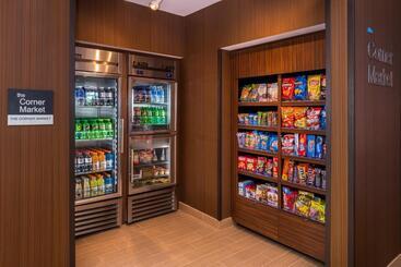 هتل Fairfield Inn & Suites By Marriott Huntington