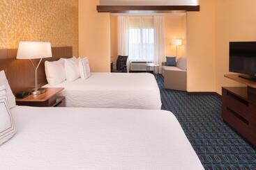 هتل Fairfield Inn & Suites By Marriott Huntington
