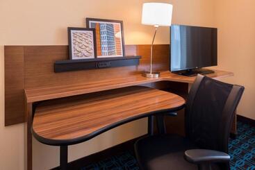 هتل Fairfield Inn & Suites By Marriott Huntington