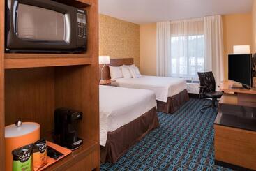 هتل Fairfield Inn & Suites By Marriott Huntington