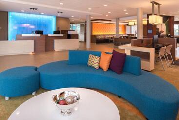 هتل Fairfield Inn & Suites By Marriott Huntington