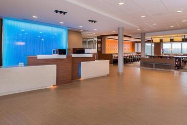 هتل Fairfield Inn & Suites By Marriott Huntington