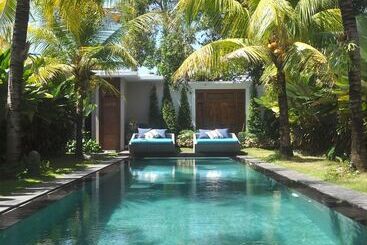 هتل Karmagali Suites Adults Only & Private Pool Family Villas