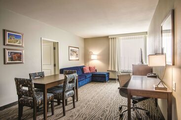 هتل La Quinta By Wyndham Kingman