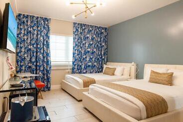 Oceanside Hotel And Suites