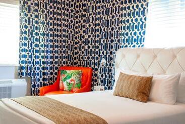 Oceanside Hotel And Suites