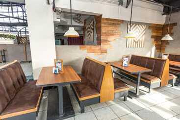 酒店 Urban Travellers