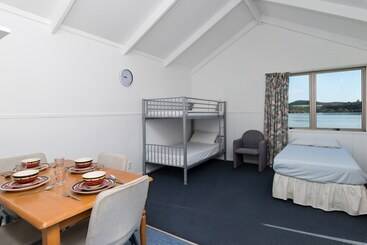 هتل Waitangi Holiday Park