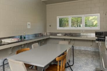 هتل Waitangi Holiday Park