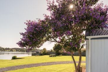 هتل Waitangi Holiday Park
