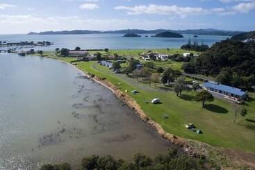 هتل Waitangi Holiday Park