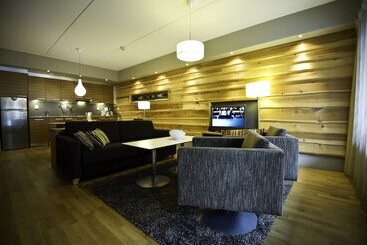 Levi Suites Unna Mànnu