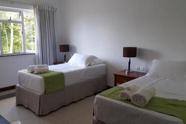 پانسیون Bambous River Lodge