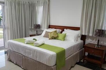 پانسیون Bambous River Lodge