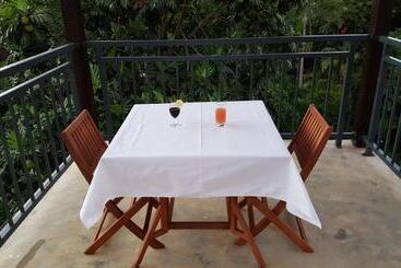پانسیون Bambous River Lodge