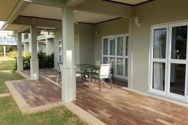 پانسیون Bambous River Lodge