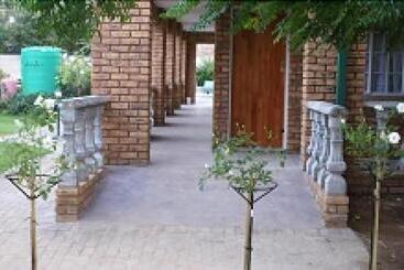 پانسیون Emerald Guesthouse