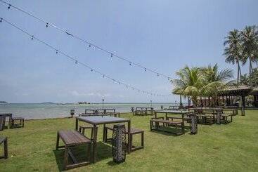 Bintan Spa Villa Beach Resort & Spa