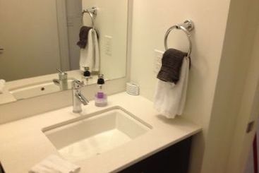 Square One Fully Furnished Suite