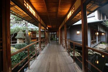 Yoyokaku Ryokan