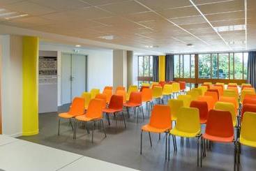 هاستل Centre International De Séjour André Wogenscky
