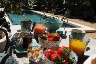 تختخواب و صبحانه Le Jardin De Mazan