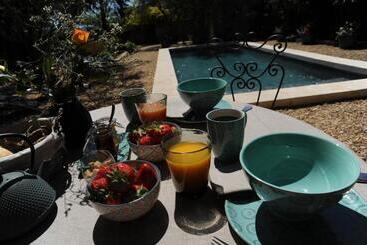 تختخواب و صبحانه Le Jardin De Mazan