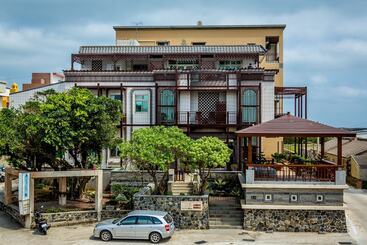 تختخواب و صبحانه Beachcastle & Sea View Villa