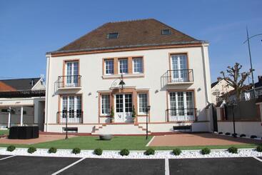 تختخواب و صبحانه Villa Louis Victor