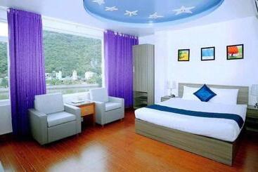 Catba Central Hotel 2