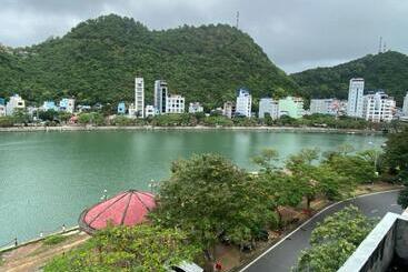Catba Central Hotel 2