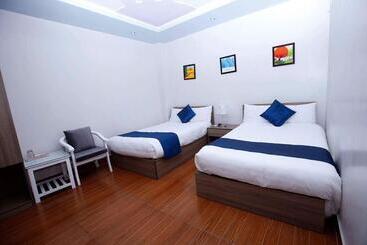 Catba Central Hotel 2