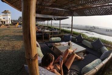 هتل Beach Street Resort