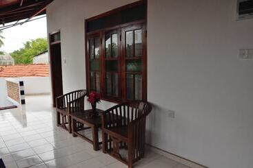 هتل Crescent Resort