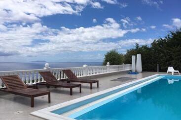 هتل Golden View Residence