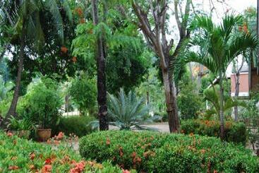 هتل Rose Garden Samui Bungalows