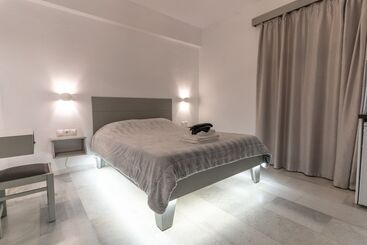Alpha Studios Naxos   Adults Only