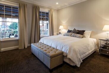 Bathurst Royal Apartments